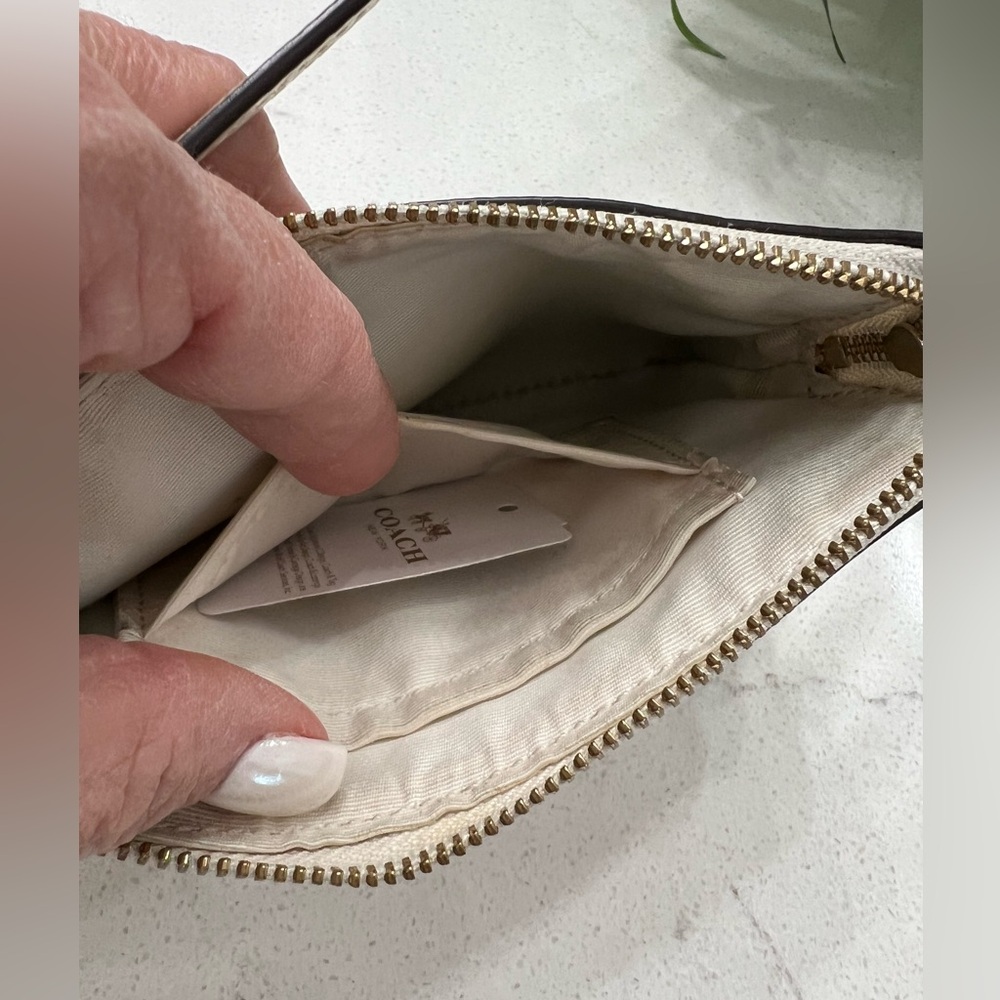 COACH Zippered Weistlet - Picture 5 of 7